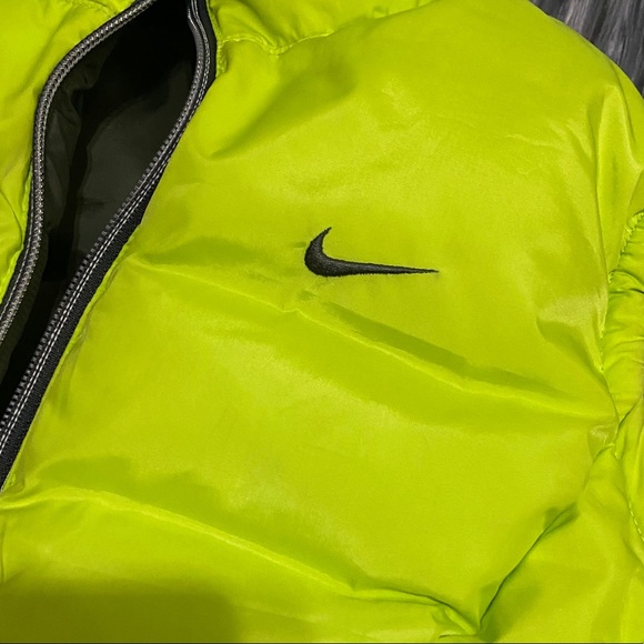 SOLD Nike Winter Puffer Vest - Picture 4 of 8